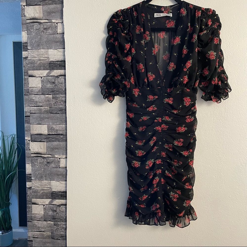 Zara PRINTED ROSES DRESS - Picture 15 of 16